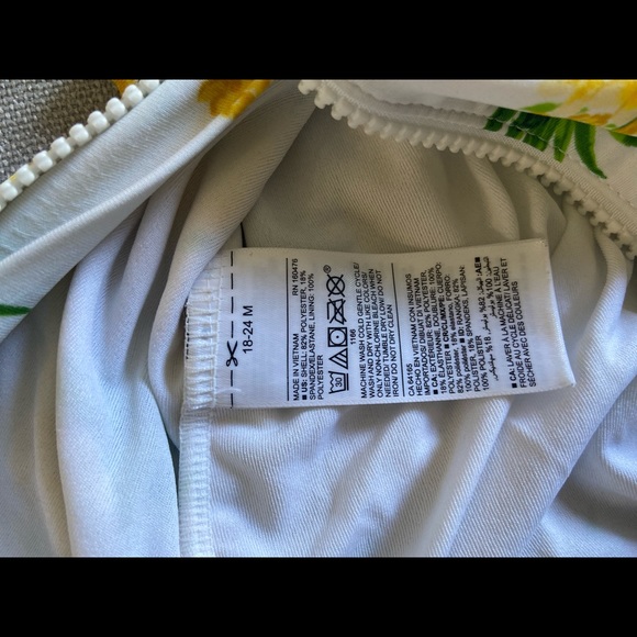 Long-sleeve zip Pineapple Rashguard Swimsuit - Picture 4 of 4